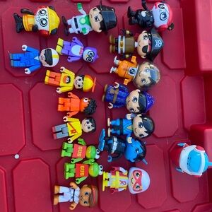 Vibrant Action Figures Playset